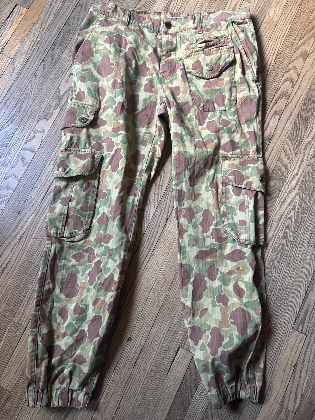 UNDER TWO FLAGS Camo Cargo Pants