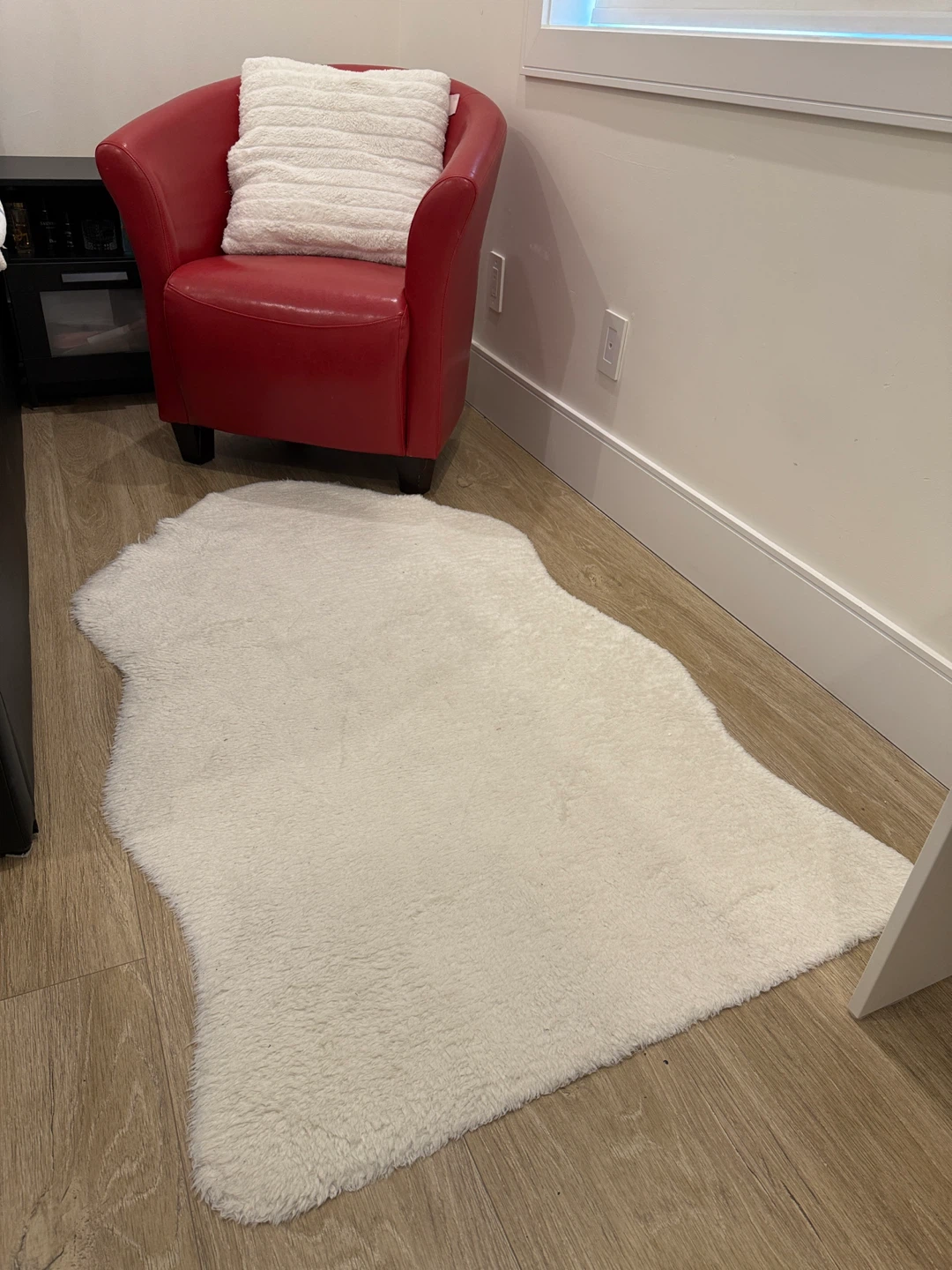 Red Faux Leather Accent Chair and floor mat - photo 3
