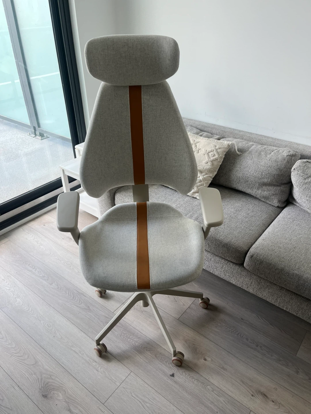 GRUPPSPEL gaming chair - Ergonomic Office Chair - Grey & Tan - photo 4