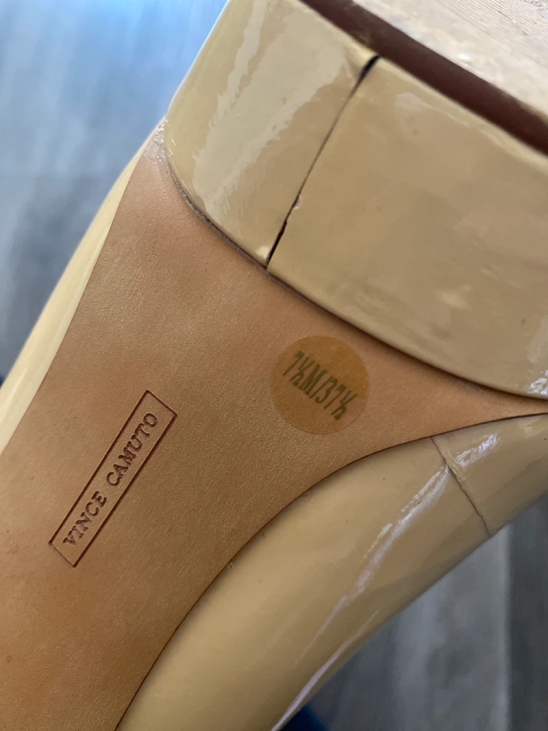 Vince Camuto Tan Patent Leather High Heels Size 7.5 - photo 2