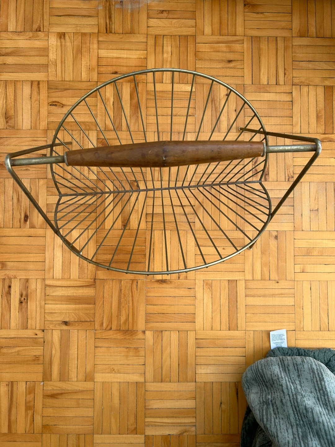 Mid-century Style Magazine Rack with Wood Handle - photo 2