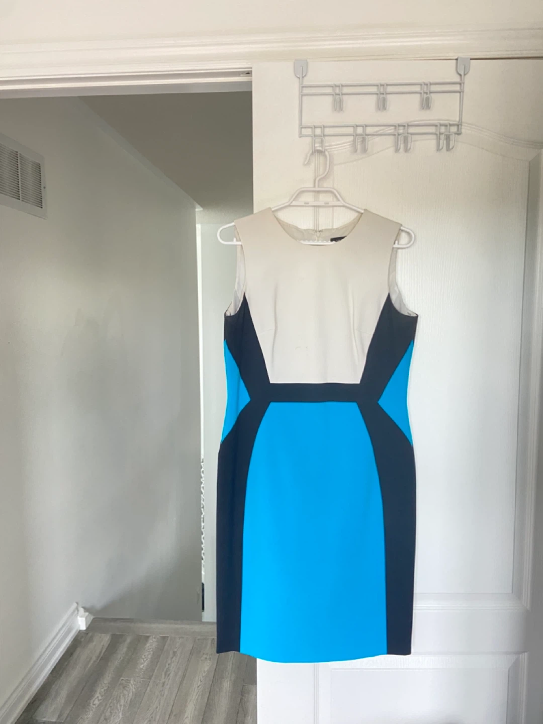 Nine West Women's Sleeveless Sheath Dress Size 6 - photo 2