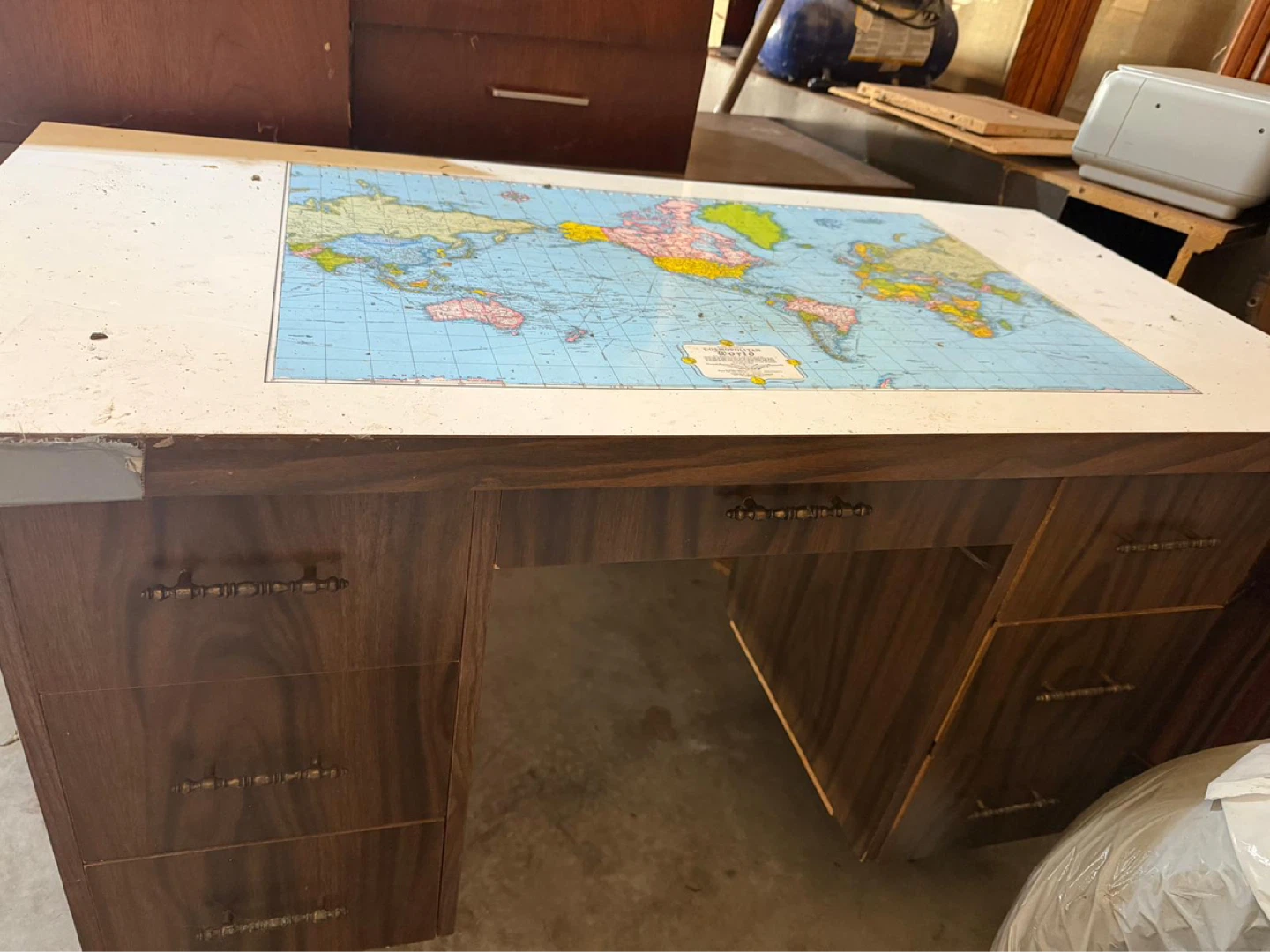 Vintage World Map Desk - photo 2