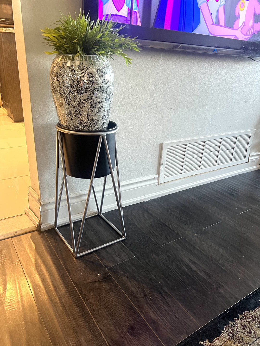 Metal planter Stand with black metal pot