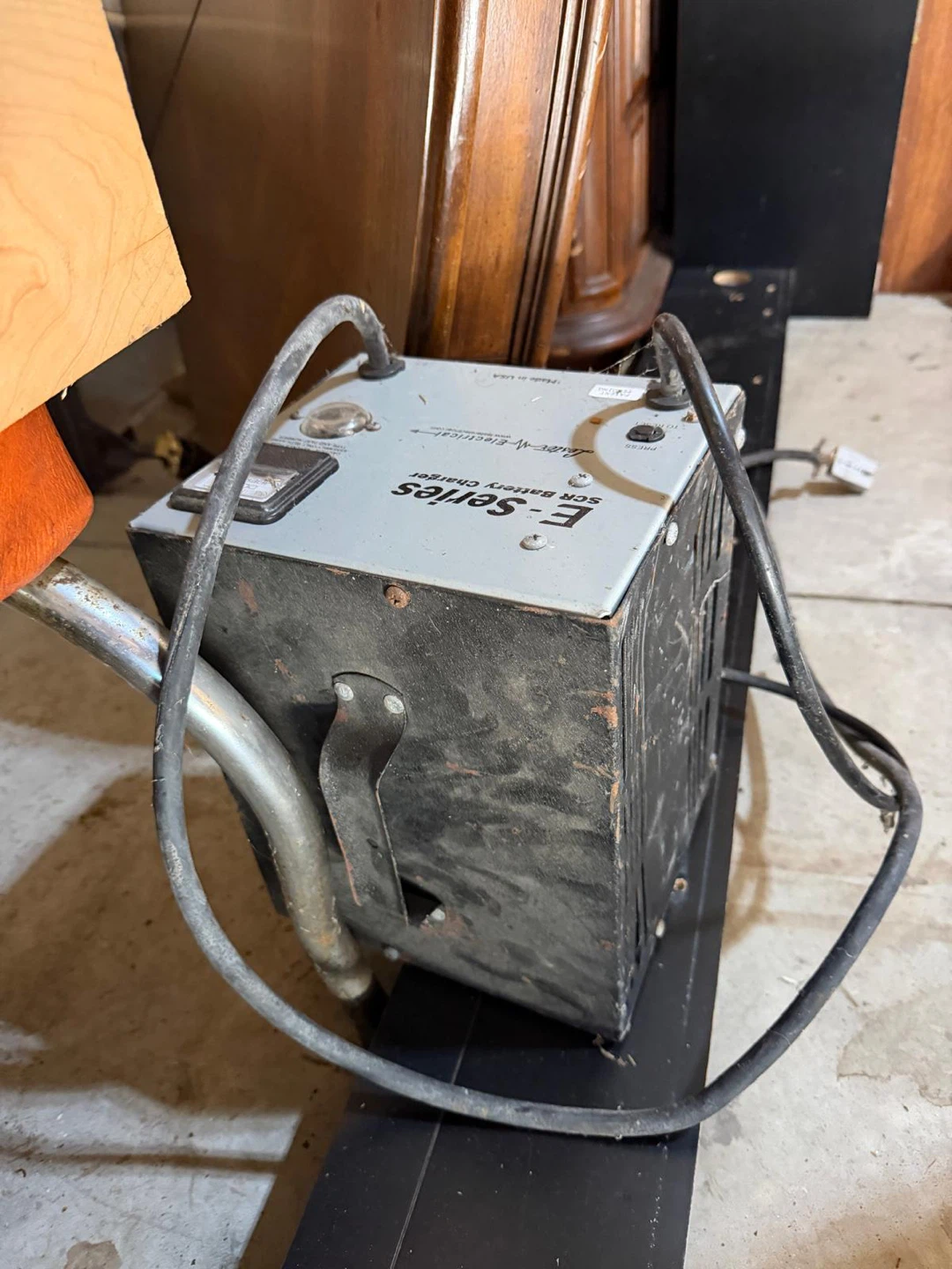 Lester E-Series SCR Battery Charger - photo 3