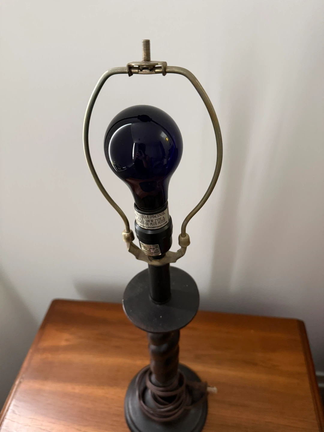 Two lamps both in working conditions with bulbs and a lampshade - photo 3