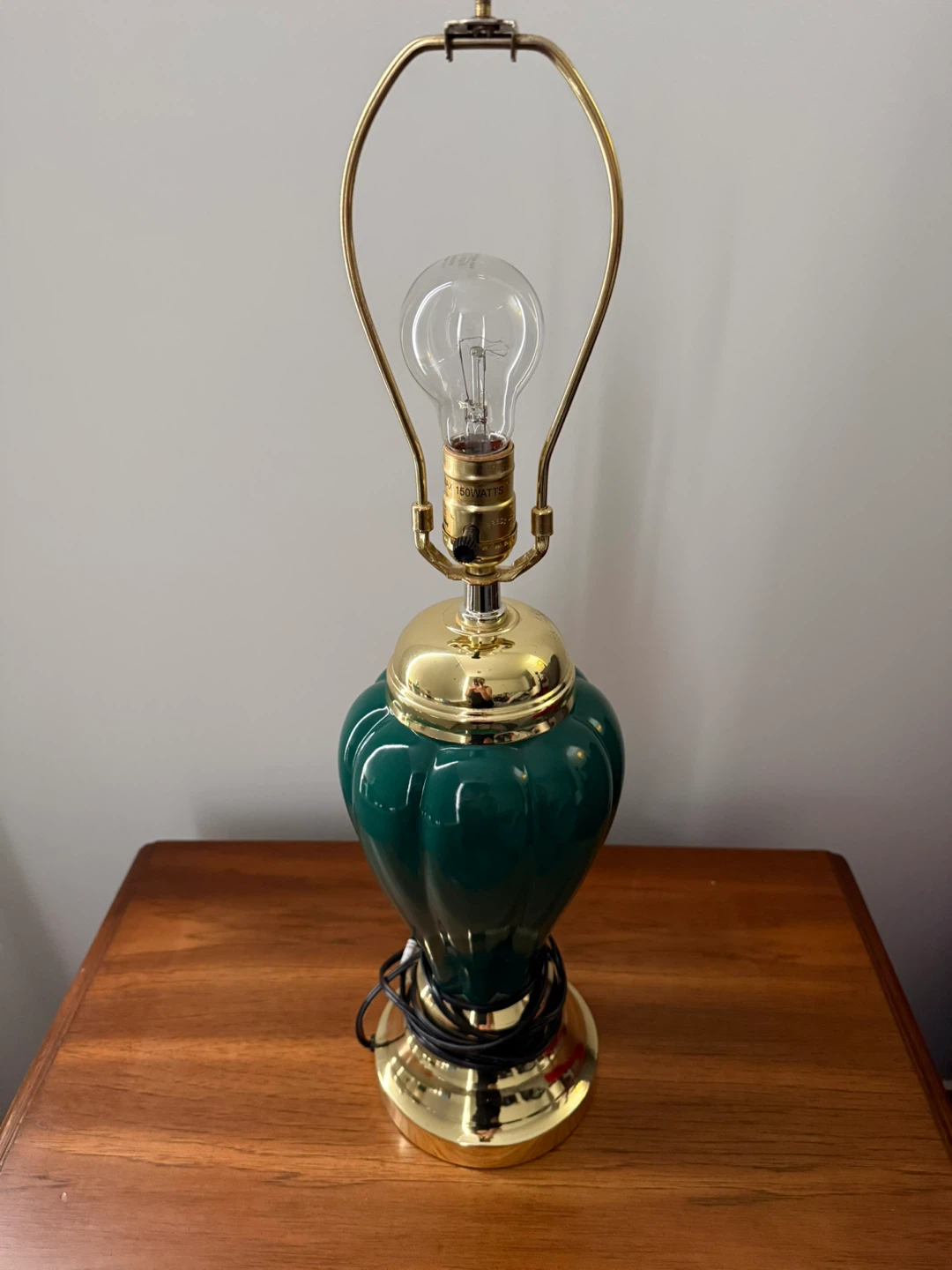 Two lamps both in working conditions with bulbs and a lampshade - photo 2