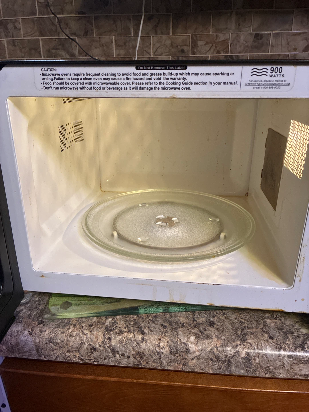 Emerson Microwave Oven 900 Watts - photo 3