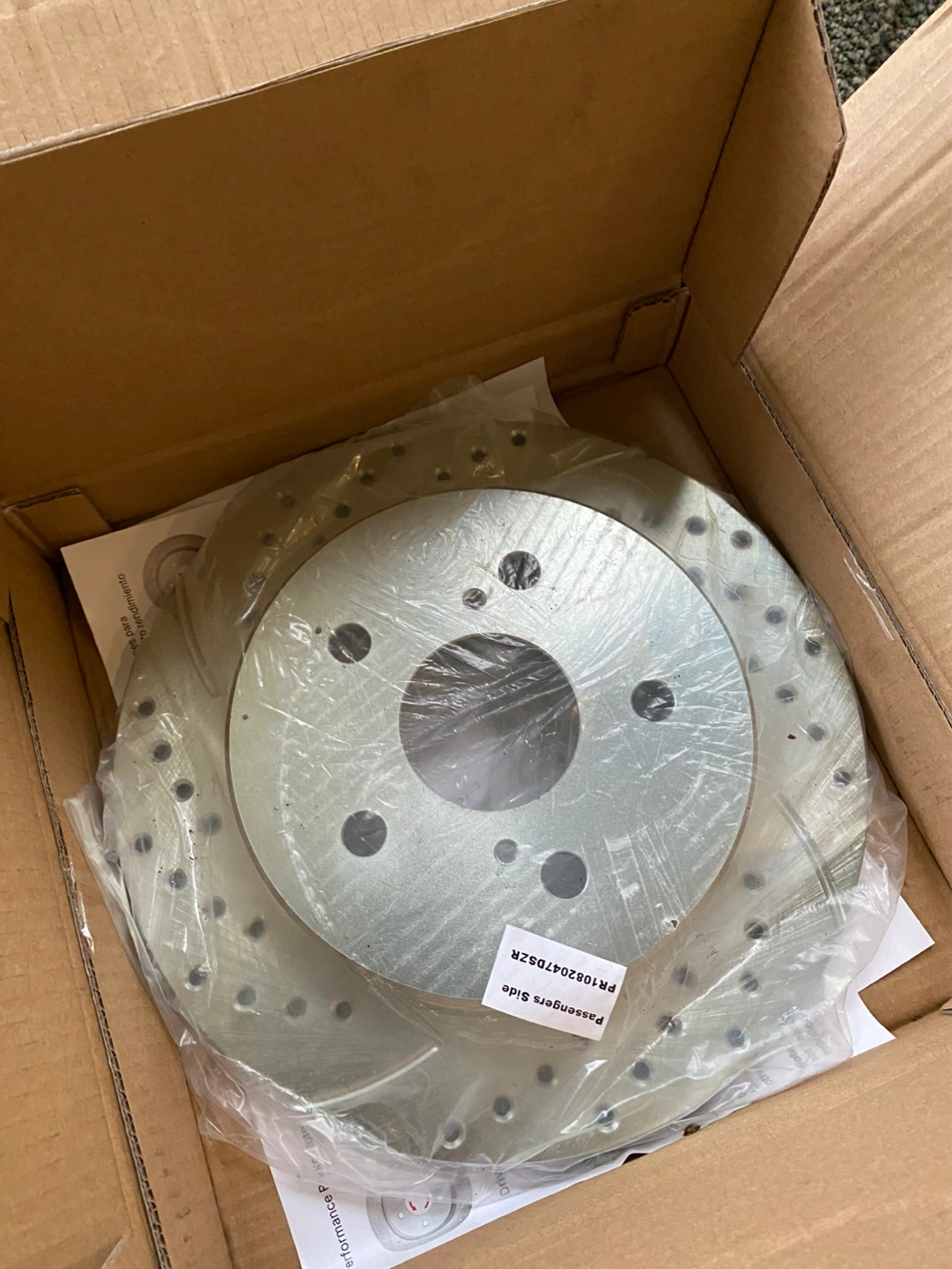 TOYOTA CAMRY REAR ROTORS WITH BRAKE PADS - photo 2
