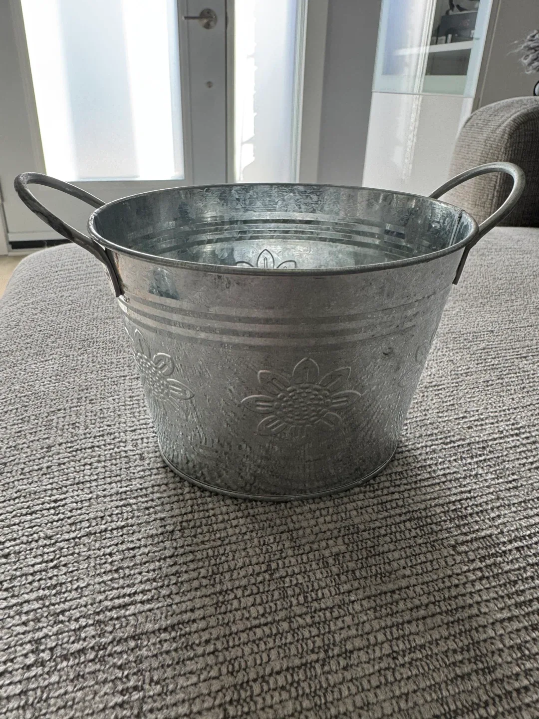 Mini tin pot