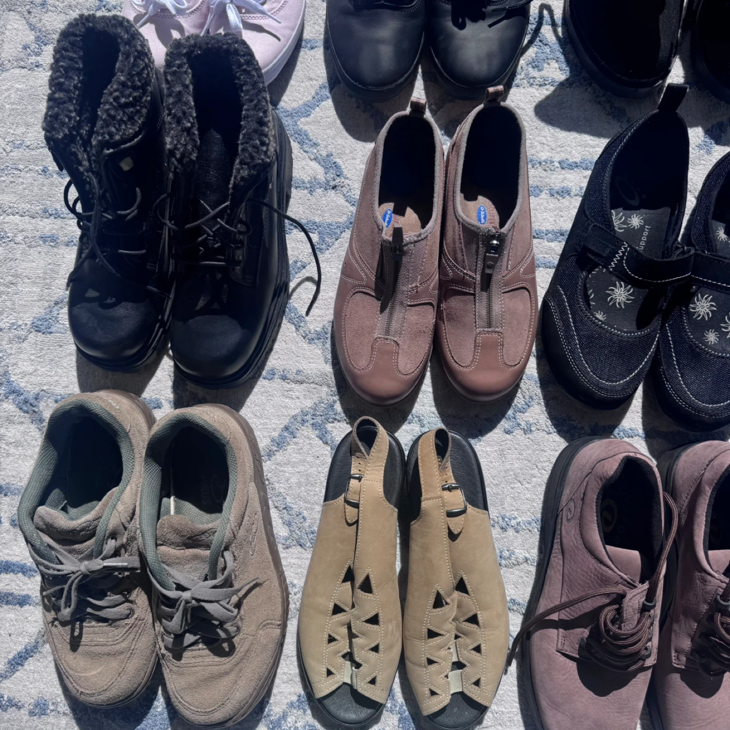 New and lightly used - Lot of Women's Shoes - photo 4