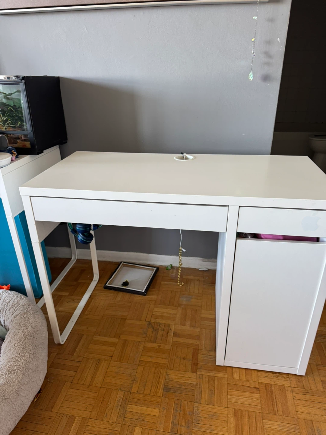 Computer desk