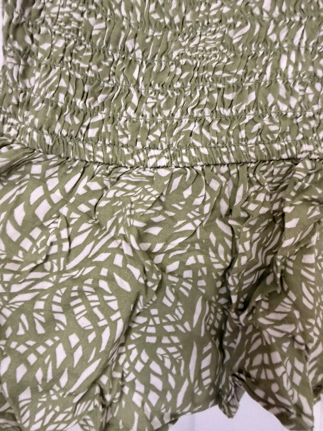 Women's Green top- Size M - photo 3