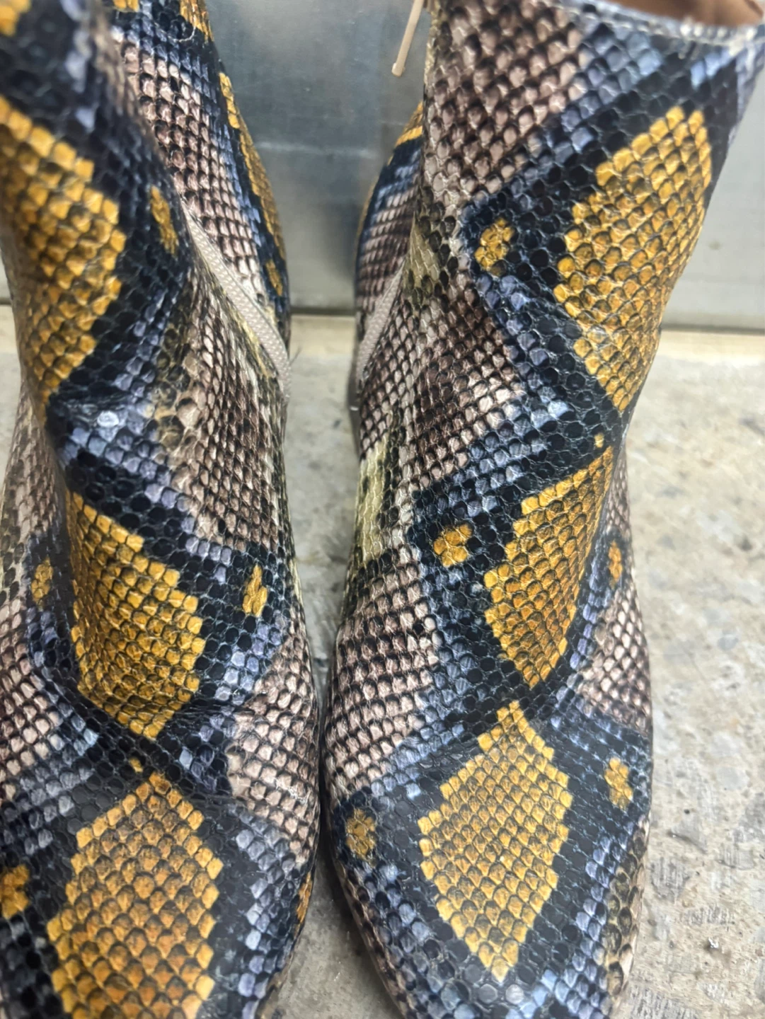 Women’s snake print boots sz 7 - photo 2