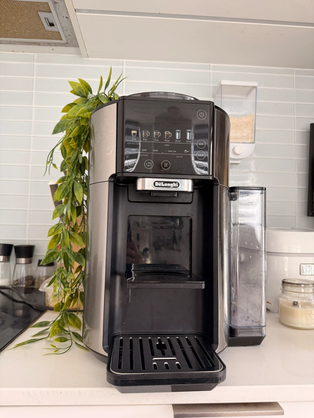 DeLonghi Espresso Machine ( built in grinder )