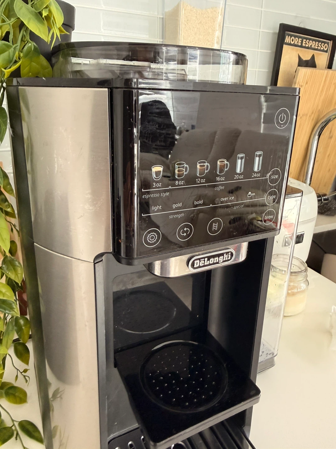 DeLonghi Espresso Machine ( built in grinder ) - photo 3
