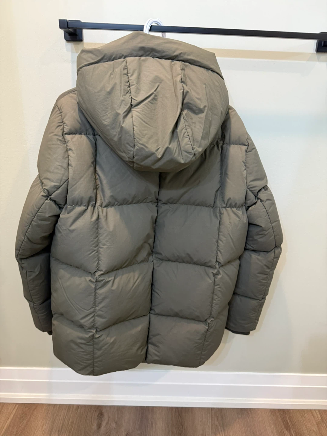 Babaton Crown Puffer Jacket - Size S - photo 5