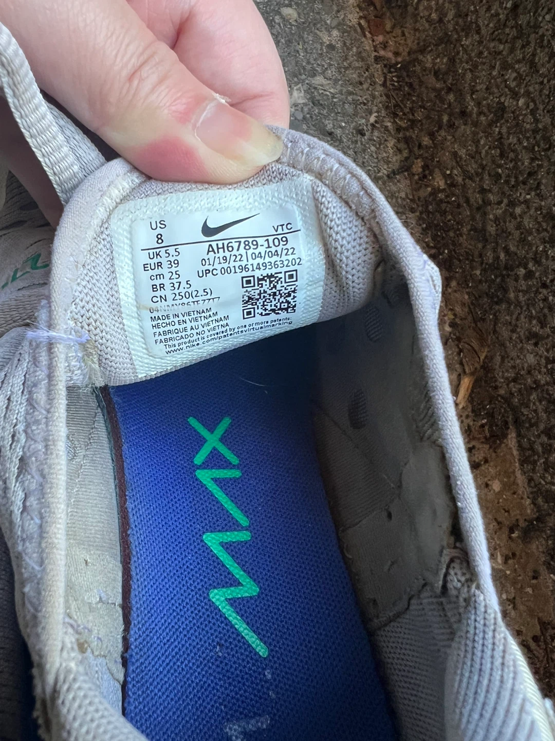 Negotiable - Nike Air Max 270 Women's Shoes - Size 8 - photo 4