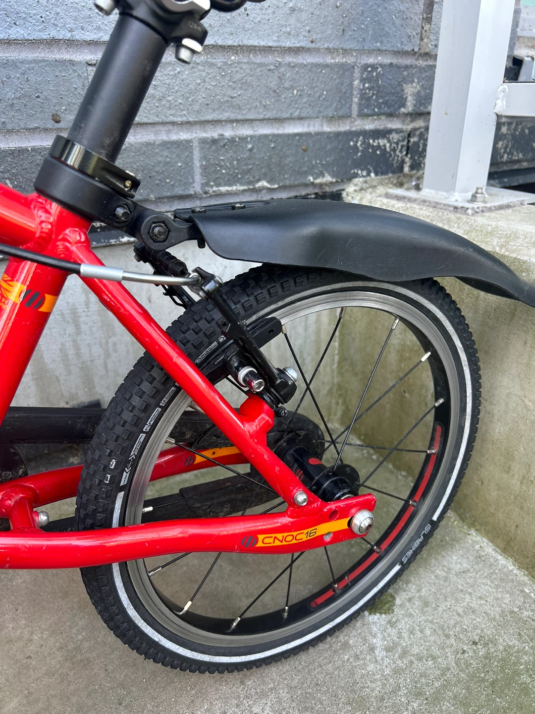 Isla Bikes CNOC 16 Red Kids Bike