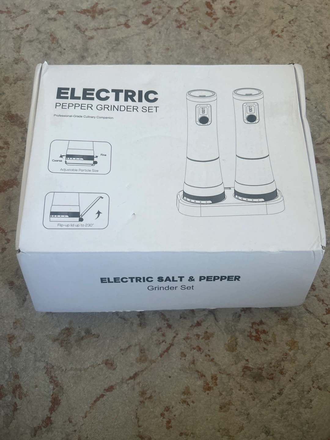 Electric salt and pepper grinder set
