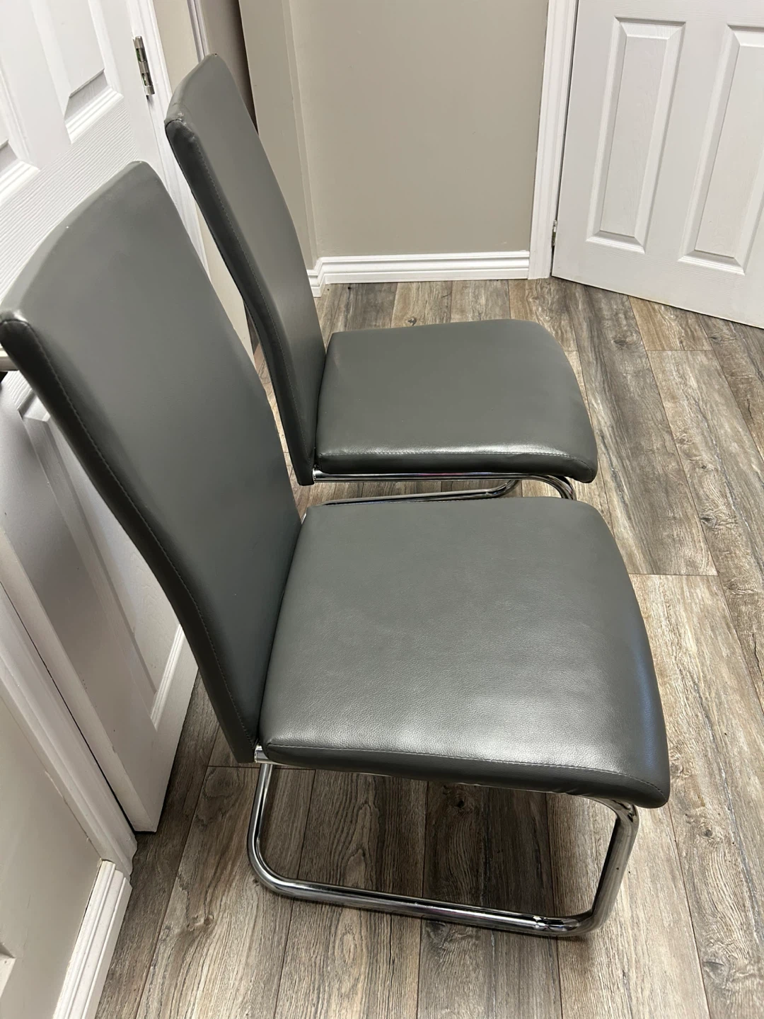 Set of 2 Grey Faux Leather Dining Chairs with Chrome Legs - photo 2