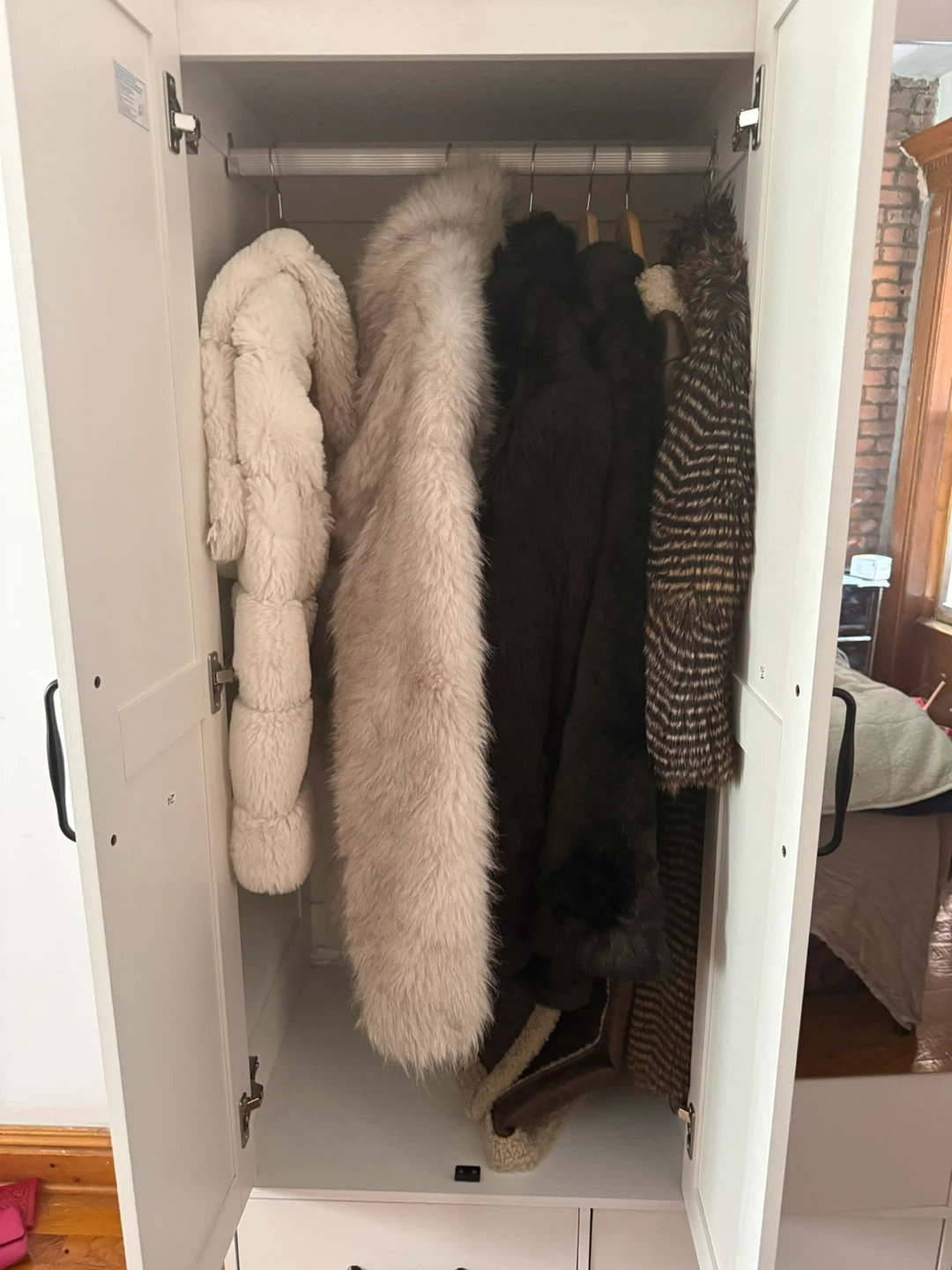 White Wardrobe with Mirror and Drawers - photo 4