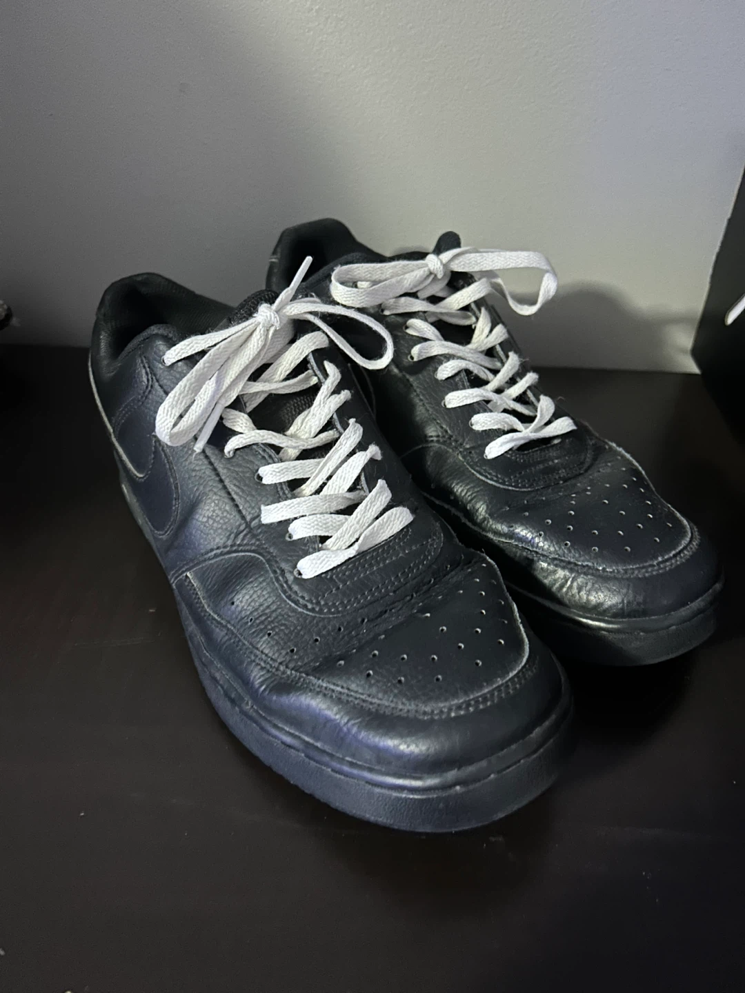 Nike Men's Black Leather Low Top Sneakers
