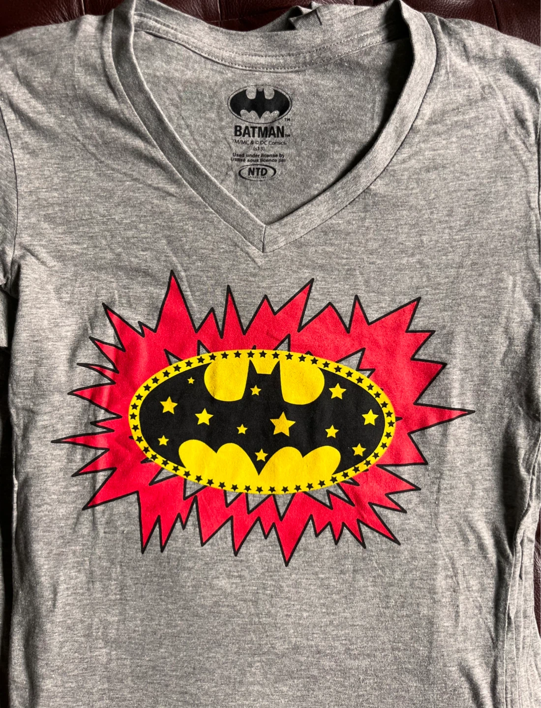 NEW — $10 each Batman Graphic V-Neck T-Shirt Small Size - photo 2