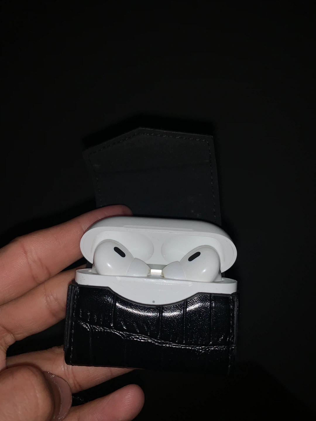 Apple AirPods Pro (2nd generation) with MagSafe Charging Case - photo 3