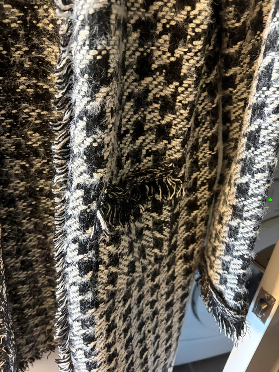 NWOT ZARA Black & White Houndstooth sweater/jacket - photo 5