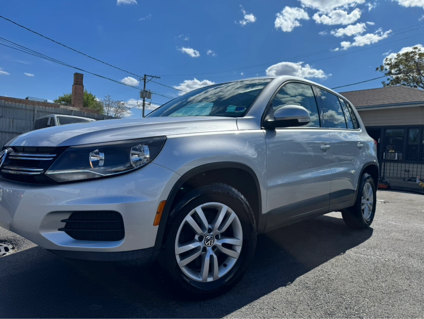 Silver Volkswagen Tiguan 2.0 TDI SUV - photo 2