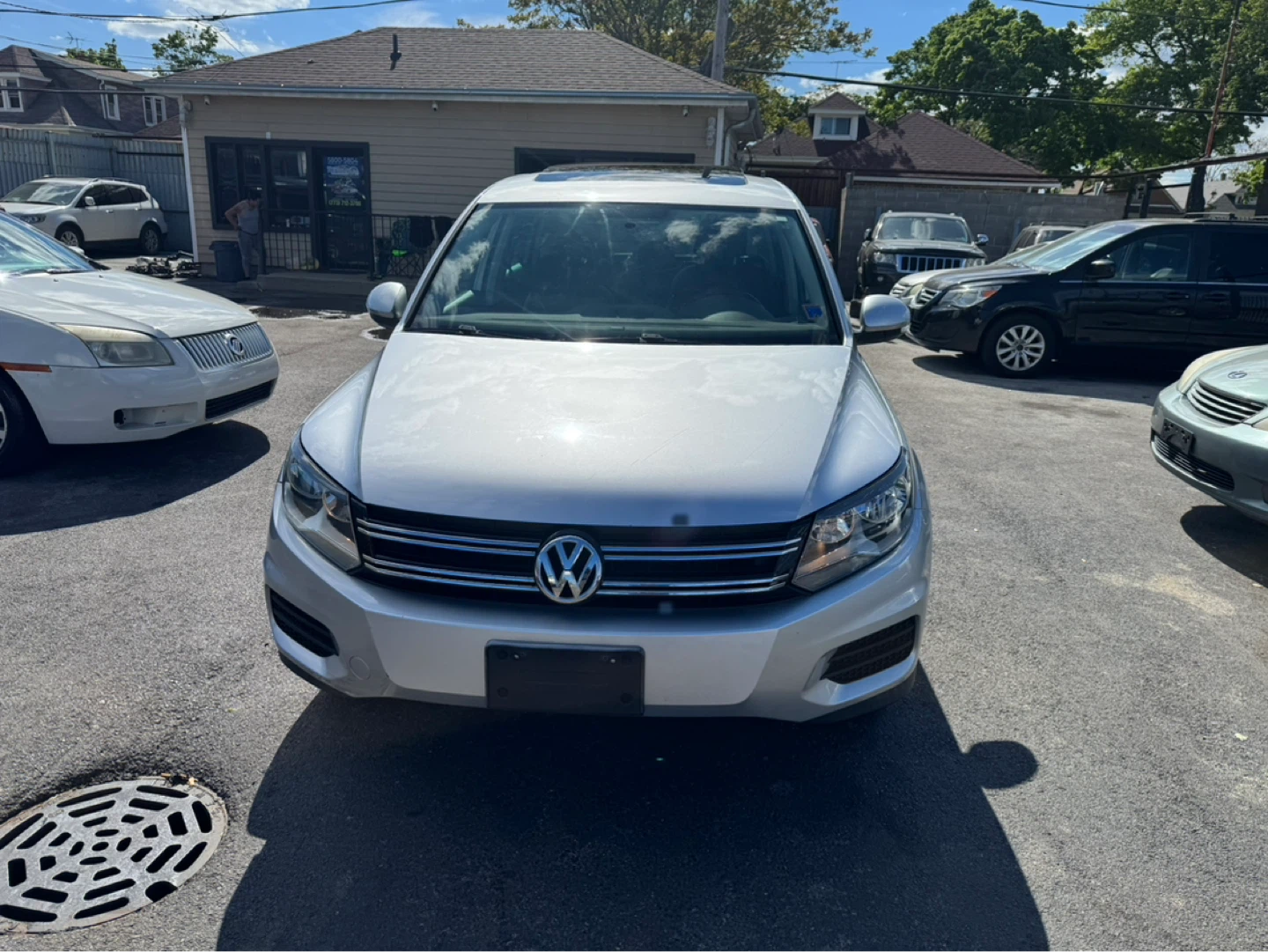 Silver Volkswagen Tiguan 2.0 TDI SUV - photo 3
