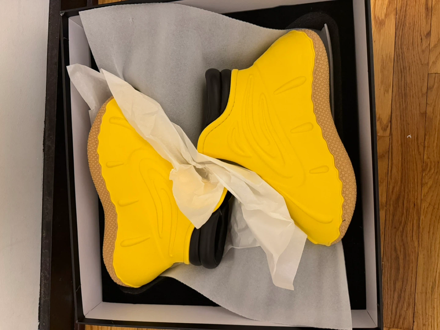 Yellow Crocs Shoes Size 9 - photo 2