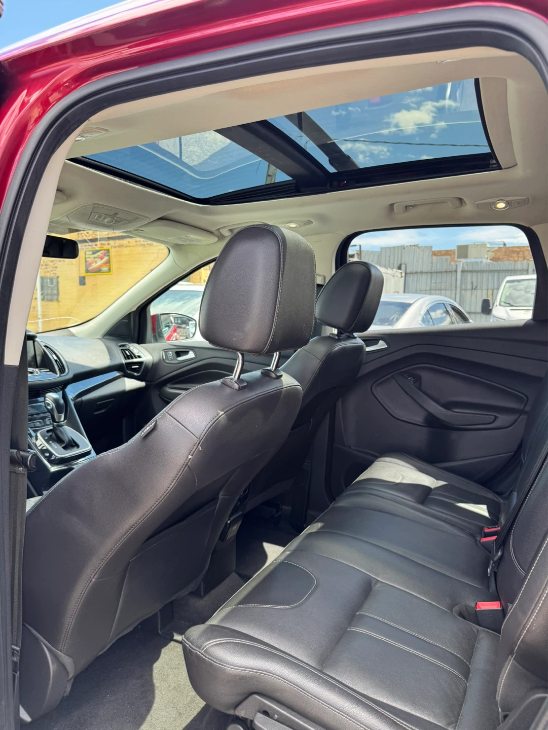 Red Ford Escape Titanium SUV - photo 5