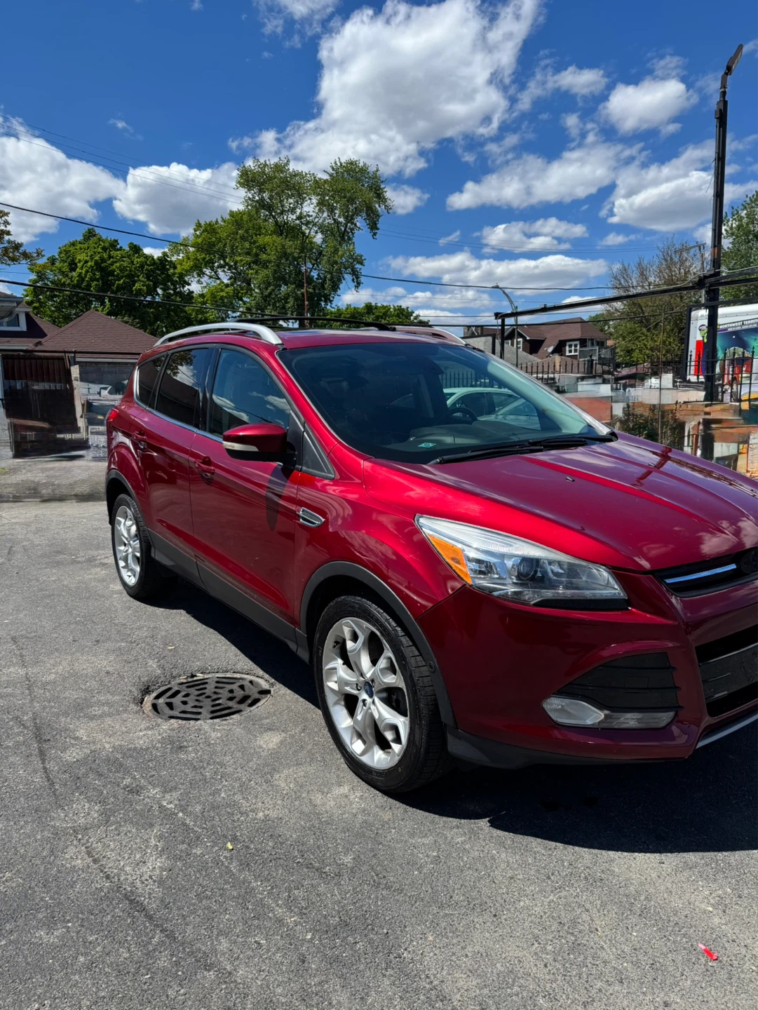 Red Ford Escape Titanium SUV - photo 3