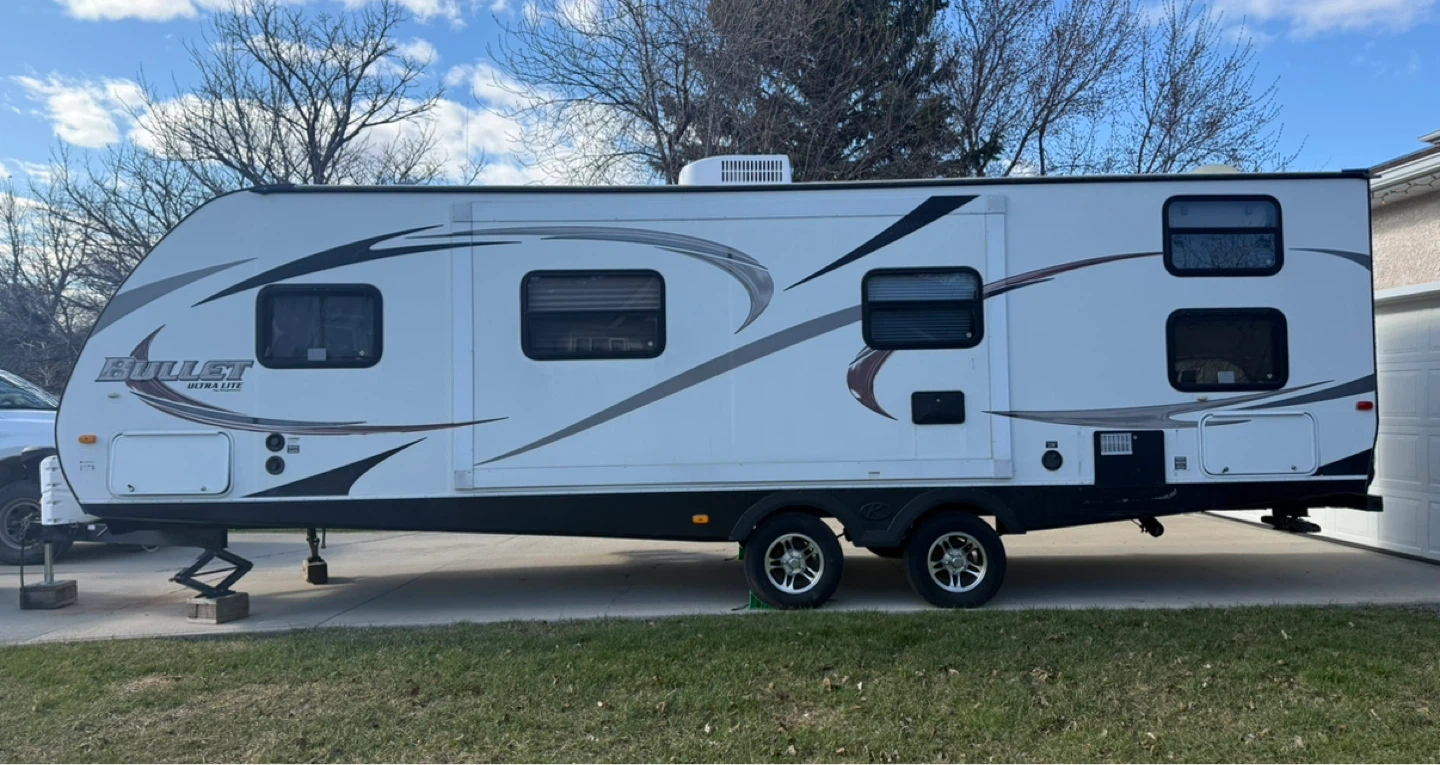 Keystone Bullet Ultra Lite Travel Trailer, 28.5ft, 2013, $18,000 - photo 2