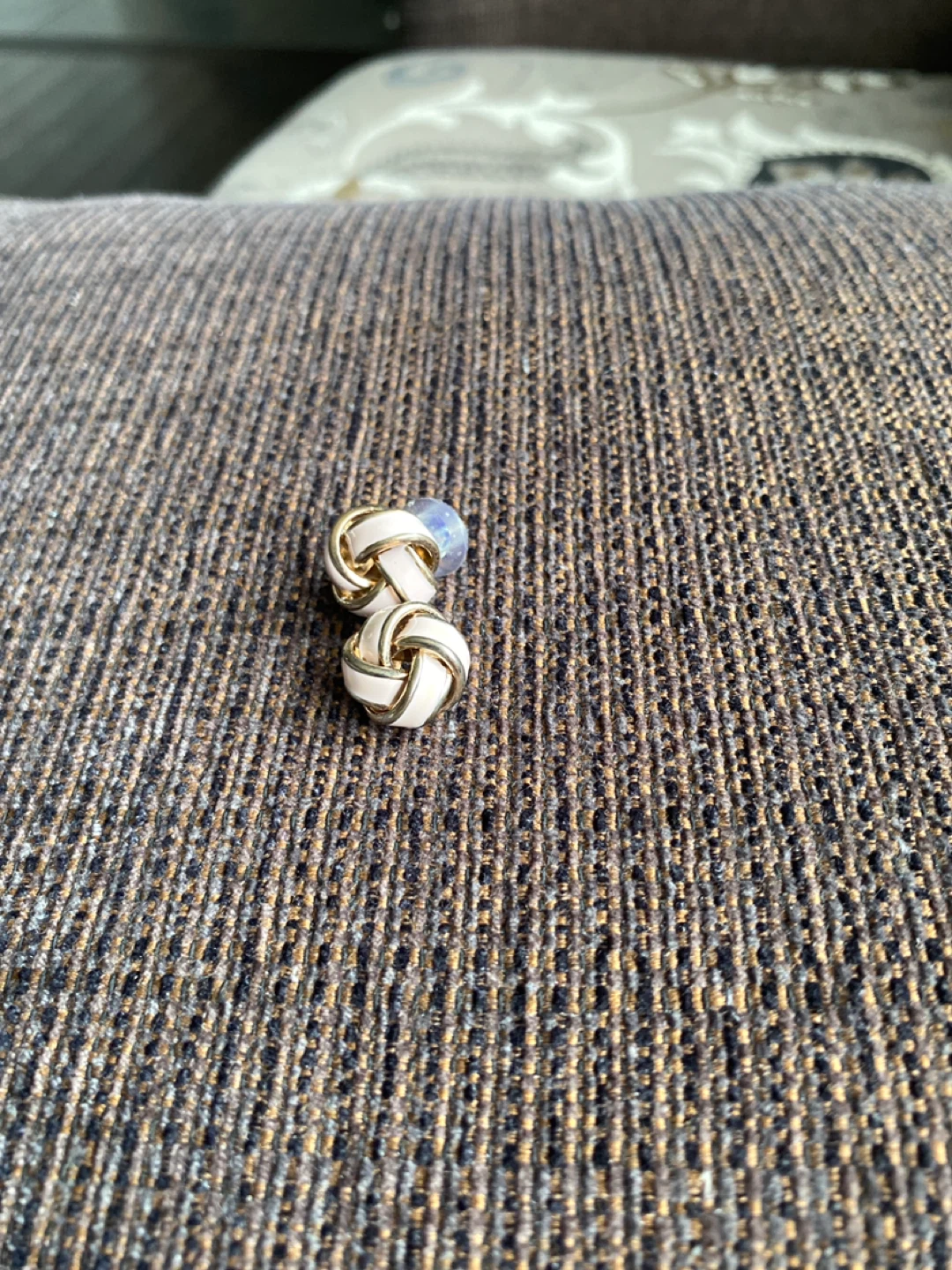 Knot Style Earrings White and Gold