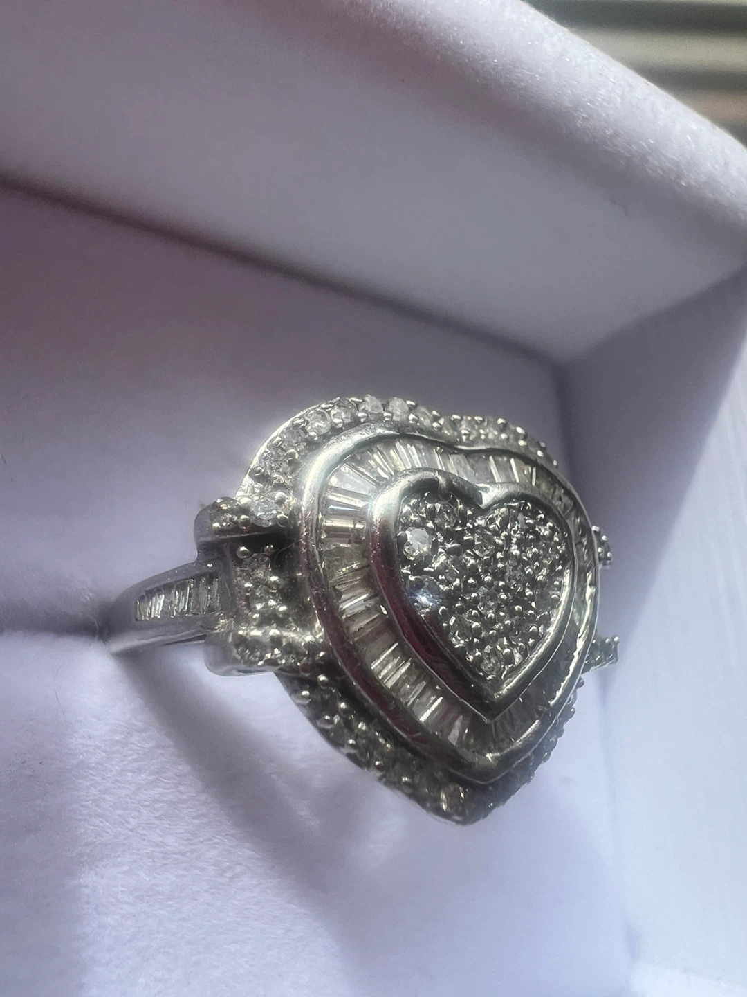 10 k Heart Shape Diamond Ring - photo 2