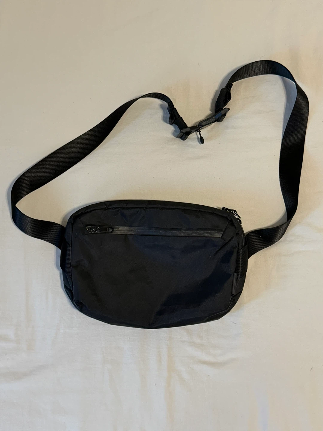ALPAKA Go Sling Mini – Black VX21 Limited Edition