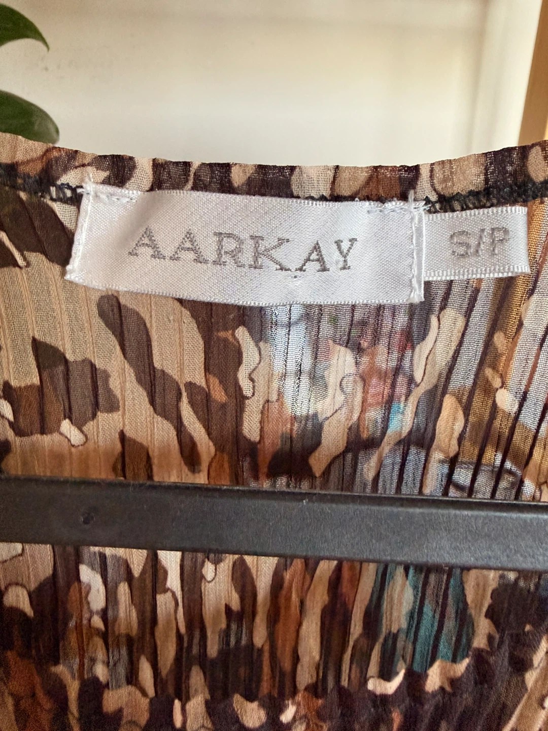 AARKAY Sleeveless Pleated Top - Size S/P - photo 2