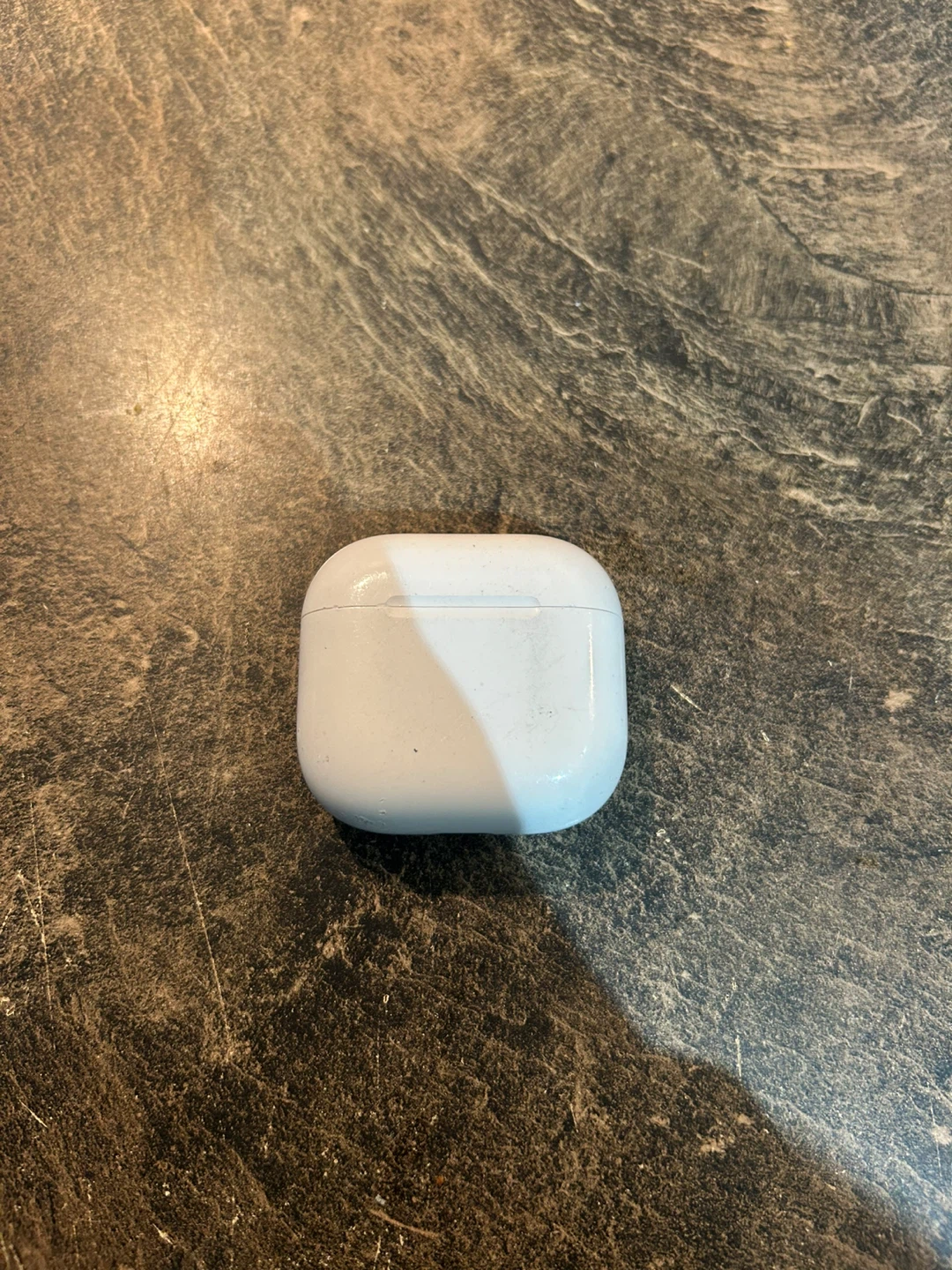 Apple AirPods Pro (2nd generation) Charging Case - photo 3