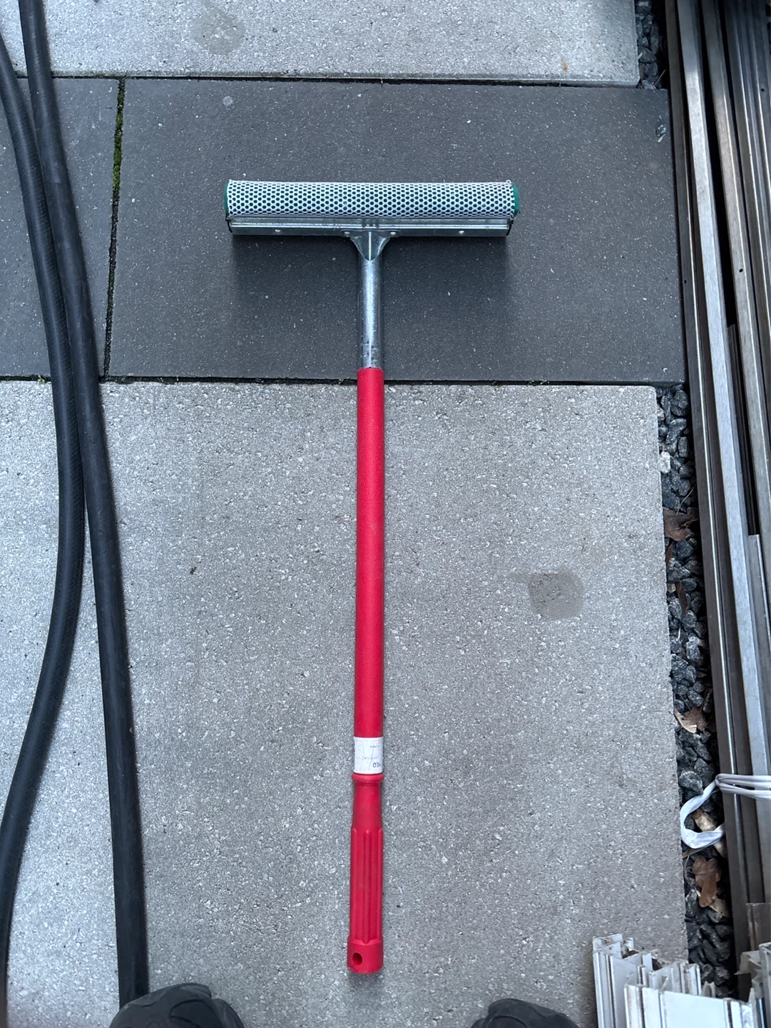 Window Squeegee with Red Handle - photo 2