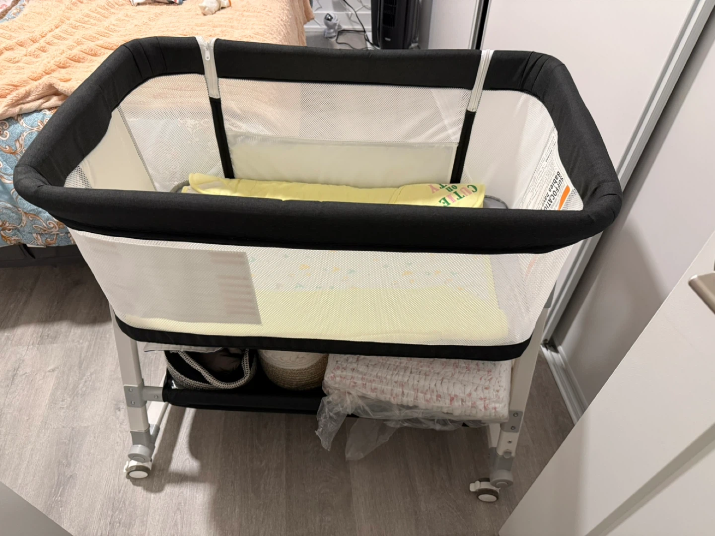 Uuooeebb 4-in-1 Baby Bassinet - photo 3