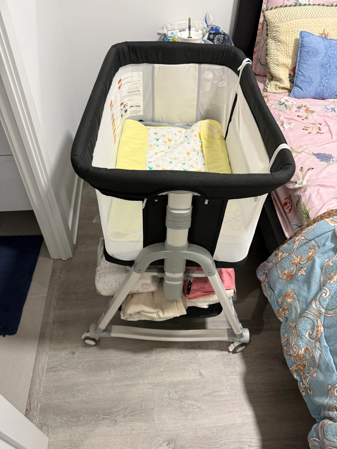 Uuooeebb 4-in-1 Baby Bassinet - photo 2