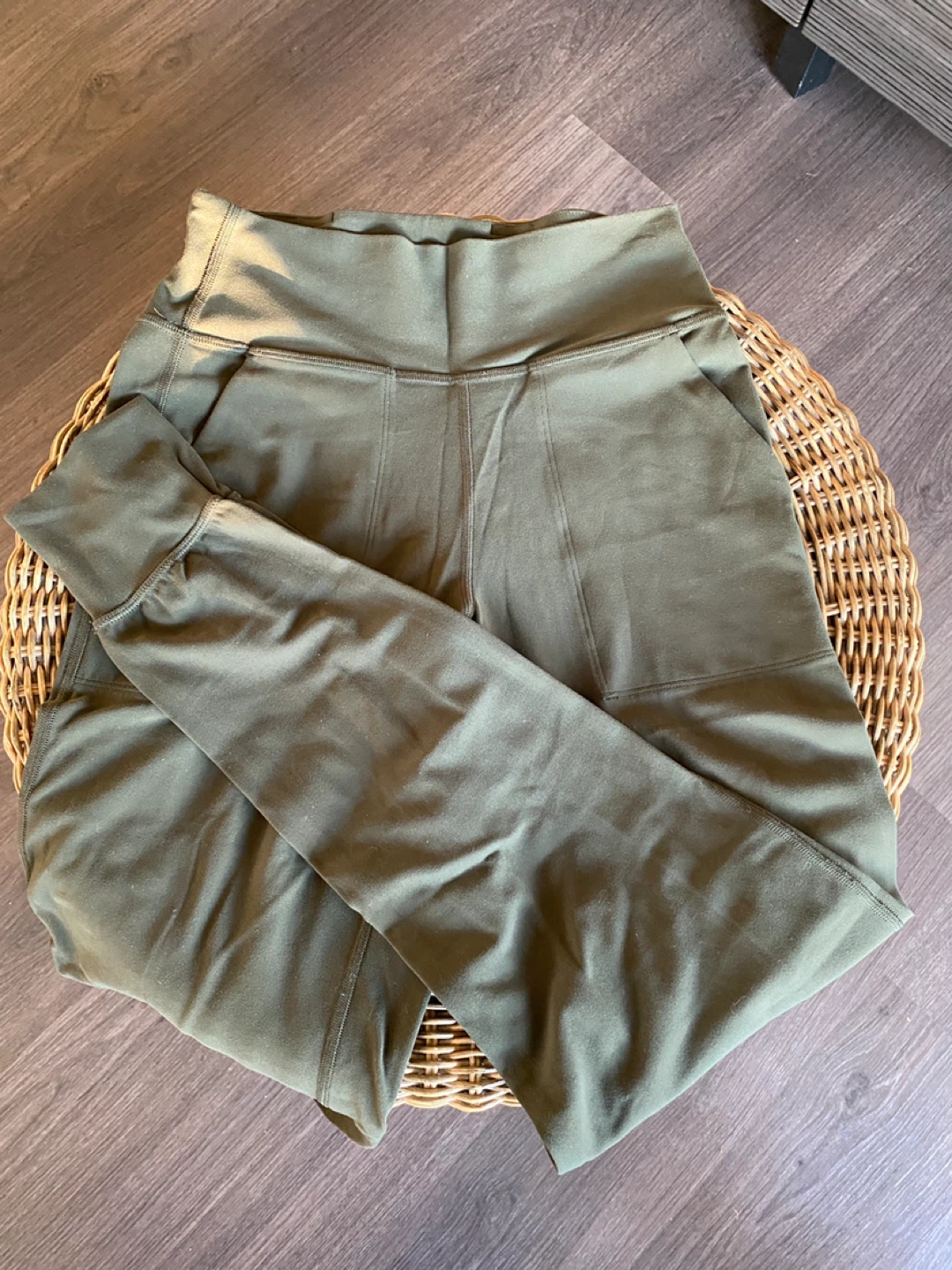 Lululemon joggers -  size 4 - photo 2