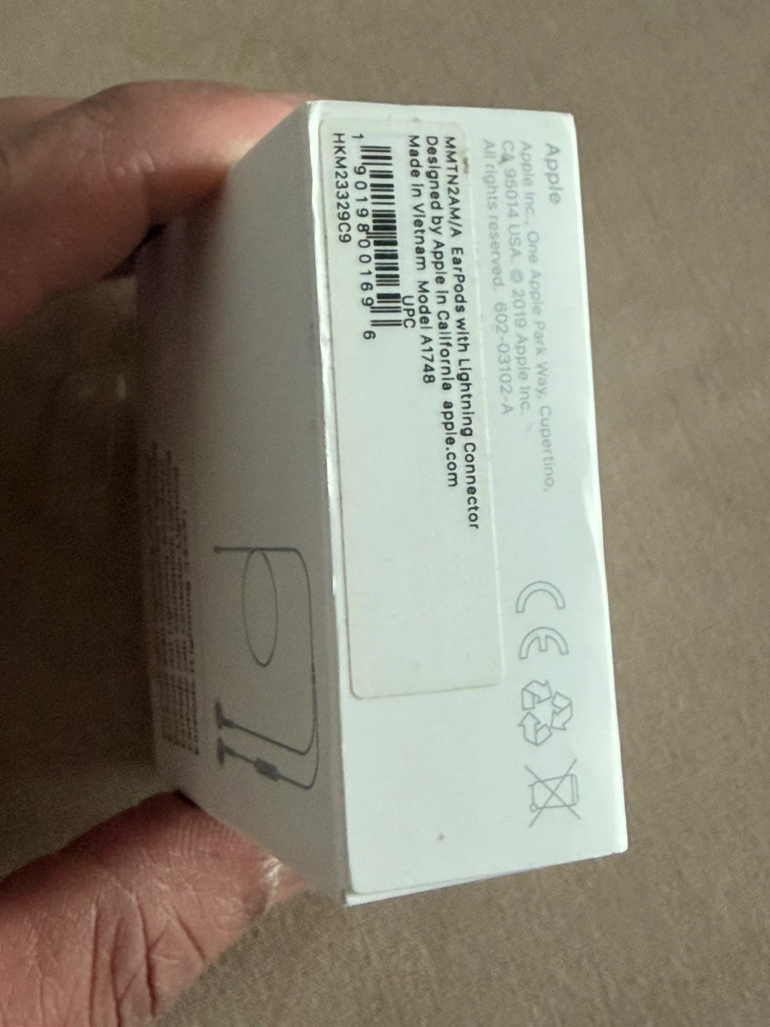 Apple EarPods with Lightning Connector (Model A1748) - photo 3