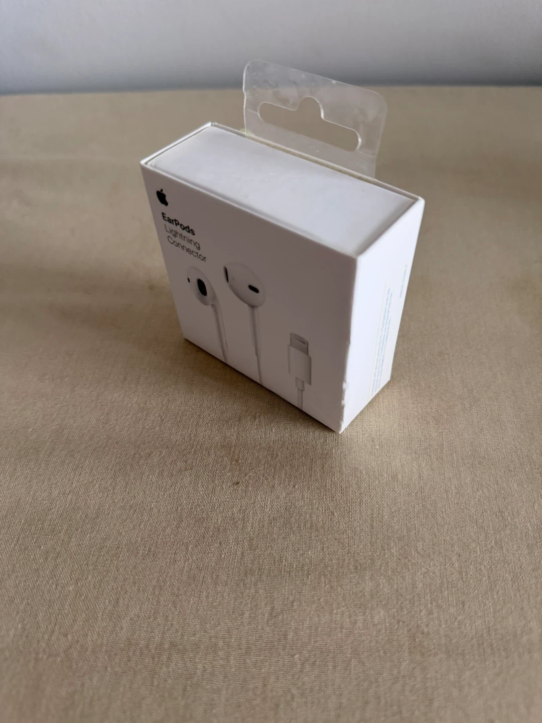Apple EarPods with Lightning Connector (Model A1748) - photo 2