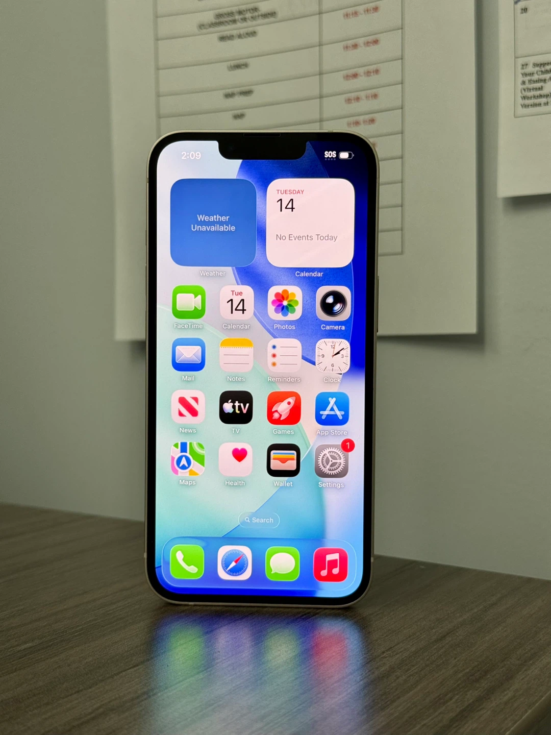 Apple iPhone 13 128GB Starlight Carrier Unlocked A2482