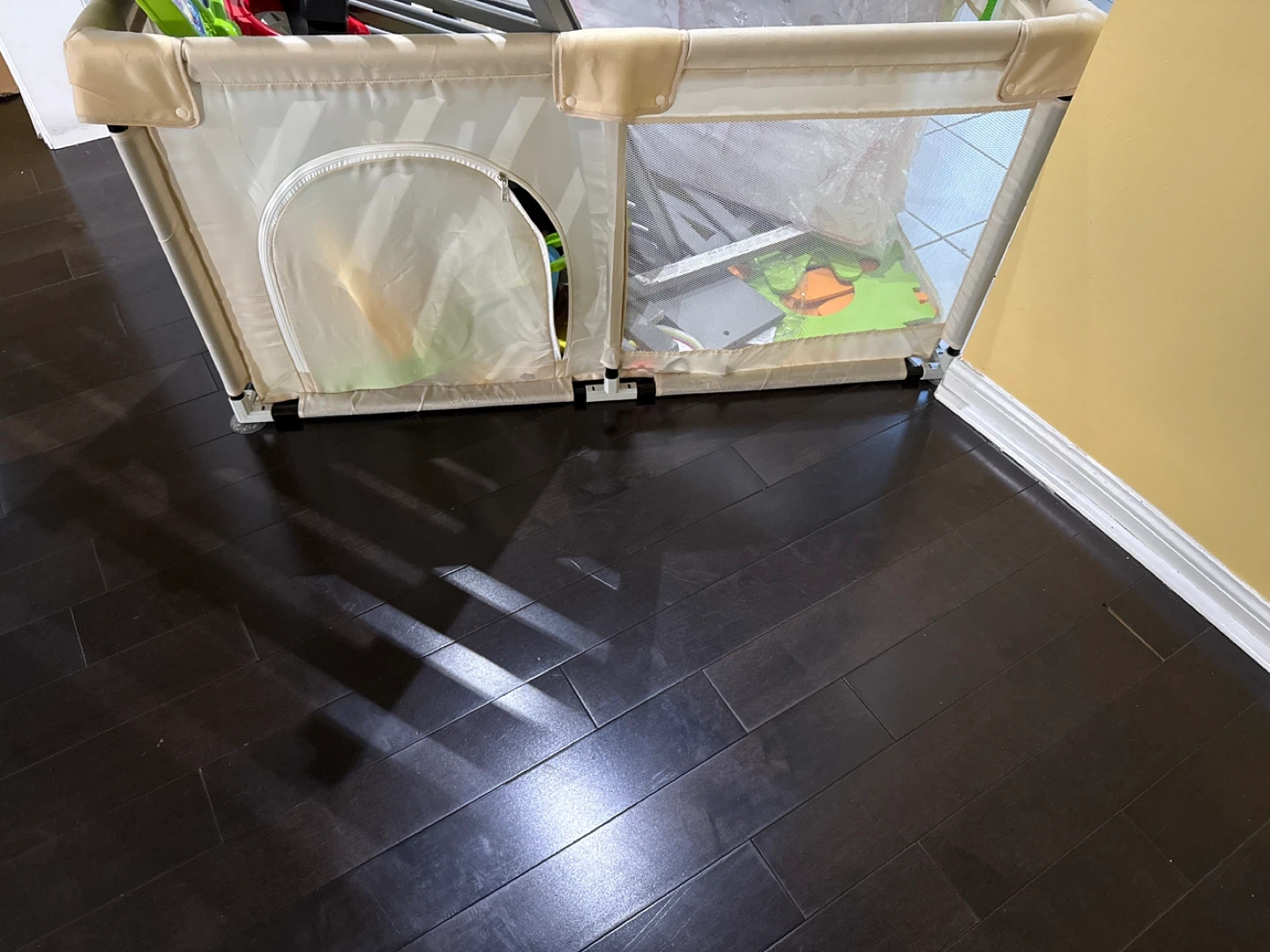 Playpen Tent with Zipper Door
