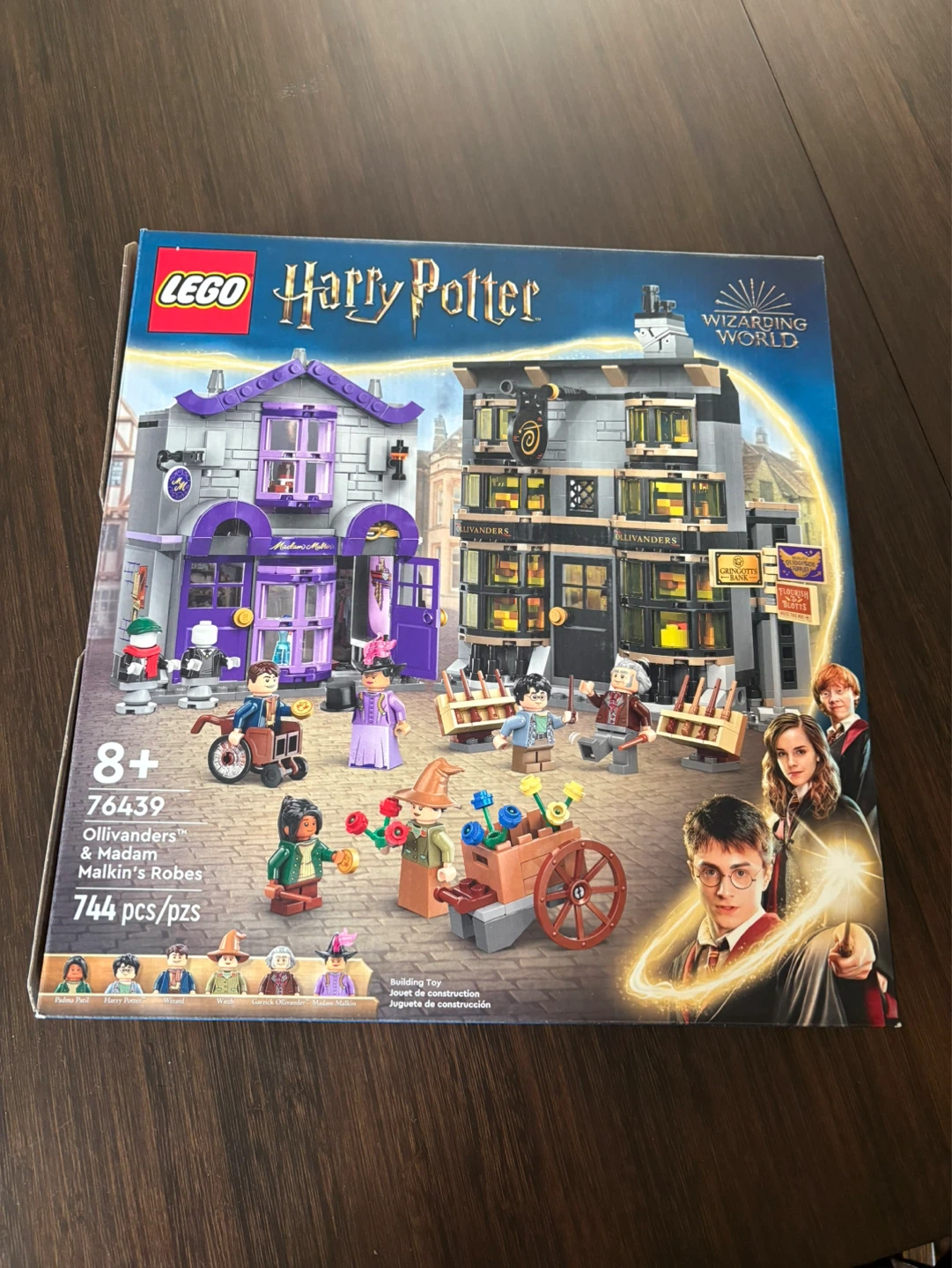 LEGO Harry Potter Ollivanders & Madam Malkin's Robes Set 76439 - photo 2